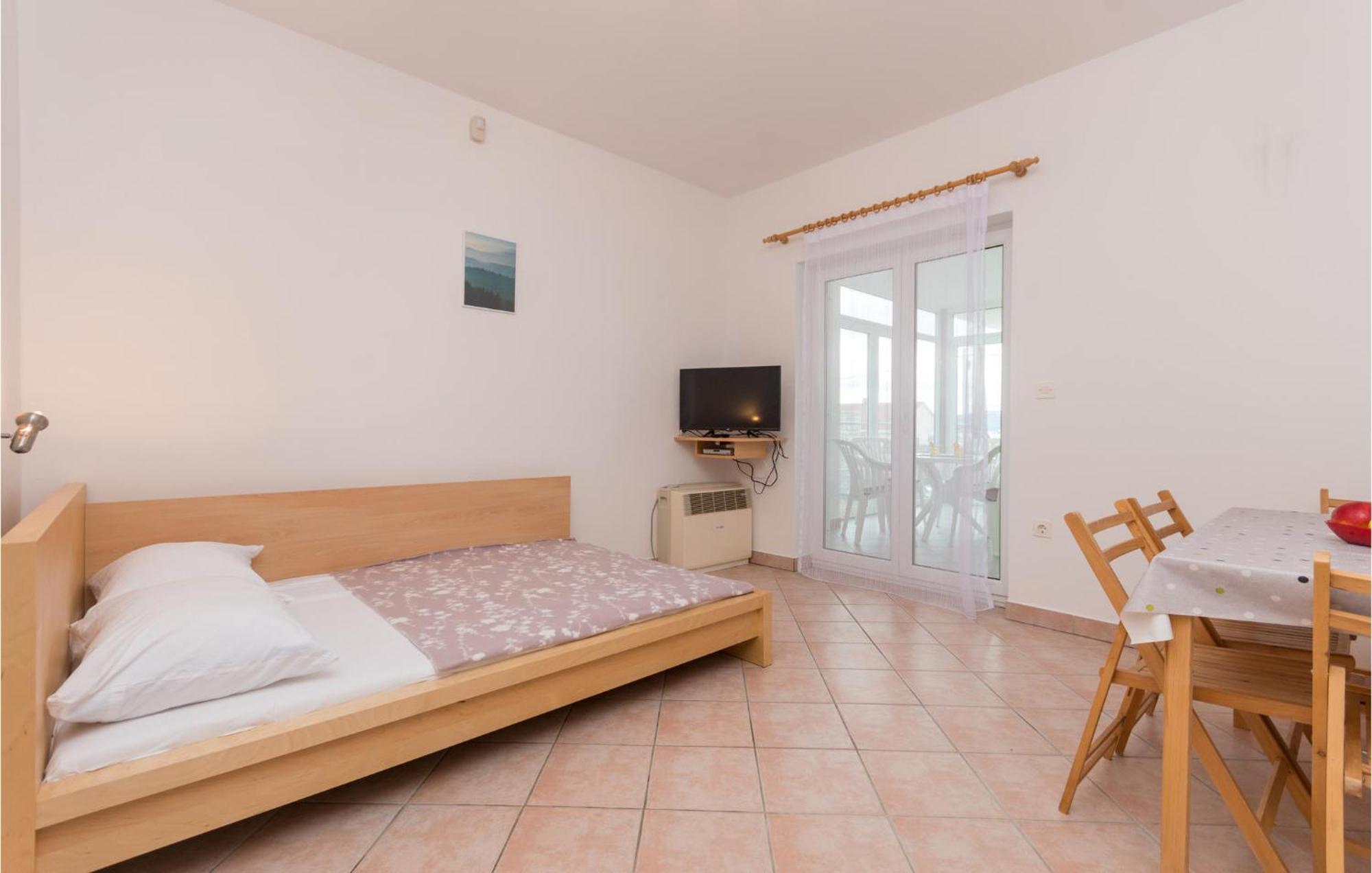 Awesome apartment in Sveti Filip i Jakov w/ 1 Bedrooms Buitenkant foto