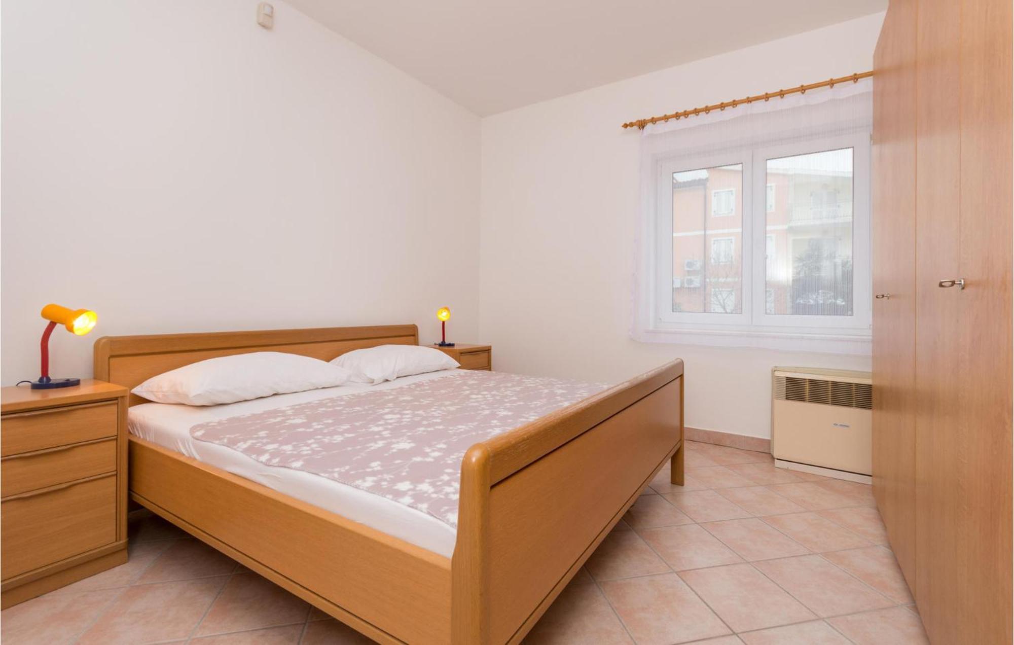 Awesome apartment in Sveti Filip i Jakov w/ 1 Bedrooms Buitenkant foto